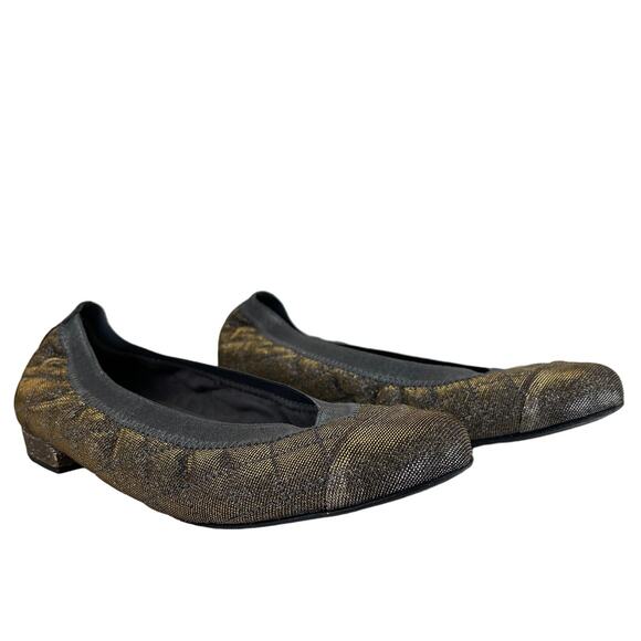 Stuart Weitzman Quilted Metallic Silver Gold Skimmer Slip On Flat Shoes 6.5 - Picture 1 of 9